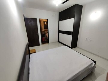 Room in 2 BHK Apartment at Nyati Elysia 3, Kharadi – for Rent