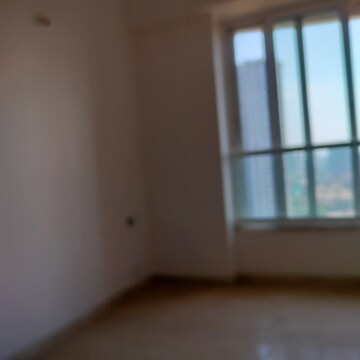Room in 3 BHK Apartment at Ajmera Beverly Hills and Royal Empire, Andheri West – for Rent