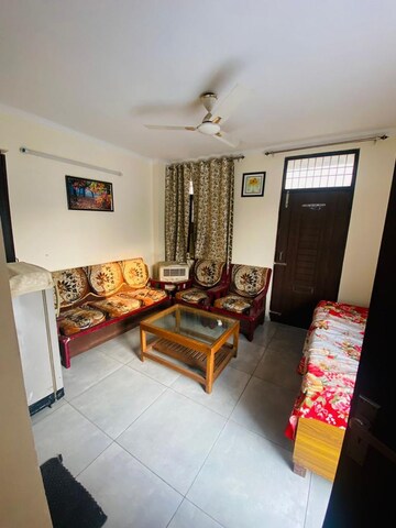 Bedroom in 1 RK Builder Floor at Mehrauli – for Rent