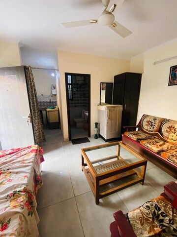 Bedroom in 1 RK Builder Floor at Mehrauli – for Rent