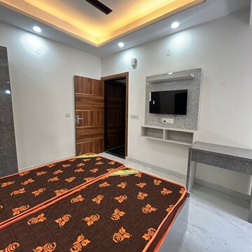 Bedroom in 1 RK Builder Floor at Ansal Sushant Apartments, Sushant Lok I – for Rent