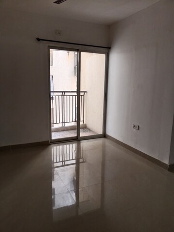 Room in 1 BHK Apartment at DB Orchid Ozone, Dahisar East – for Rent