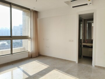 Room in 3 BHK Apartment at Hiranandani Estate Pelican, Ghodbunder Road – for Rent
