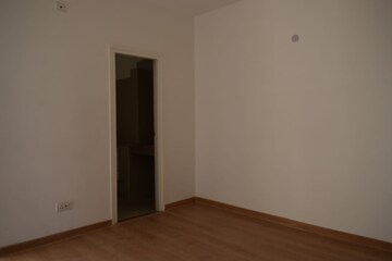 Room in 3 BHK Apartment at Emaar Gurgaon Greens, Sector 102 – for Rent
