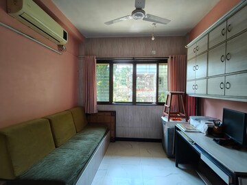 Bedroom in 2.5 BHK Apartment at Dudhsagar Apartment, Goregaon East – for Rent