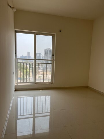 Room in 2 BHK Apartment at VJ YashOne Infinitee, Tathawade – for Rent