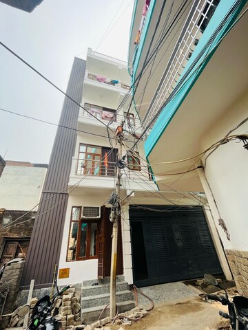 Staircase in 1 RK Builder Floor at Saket – for Rent