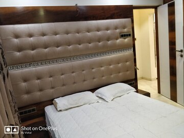 Bedroom in 2 BHK Apartment at Samartha Deep, Andheri West – for Rent