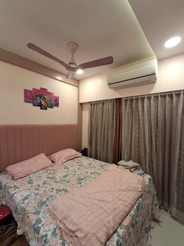Bedroom in 2.5 BHK Apartment at Dadar West – for Rent