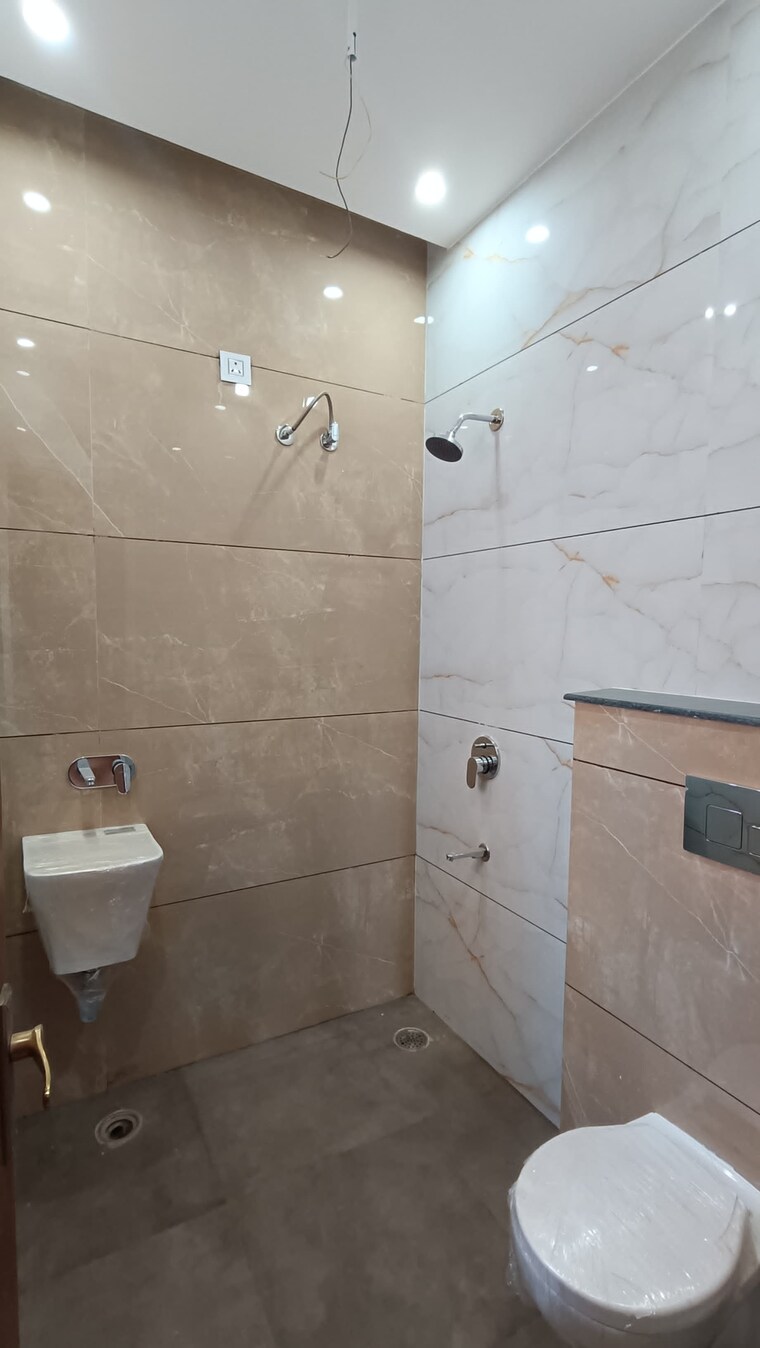 Bathroom, sector 123 4 Bedroom 108 Sq.Yd. Villa In Sector 123 Mohali 8365801