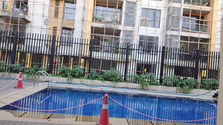 Swimming Pool, lodha-iris 3 Bedroom 1162 Sq.Ft. Apartment In Majiwada Thane 8365830