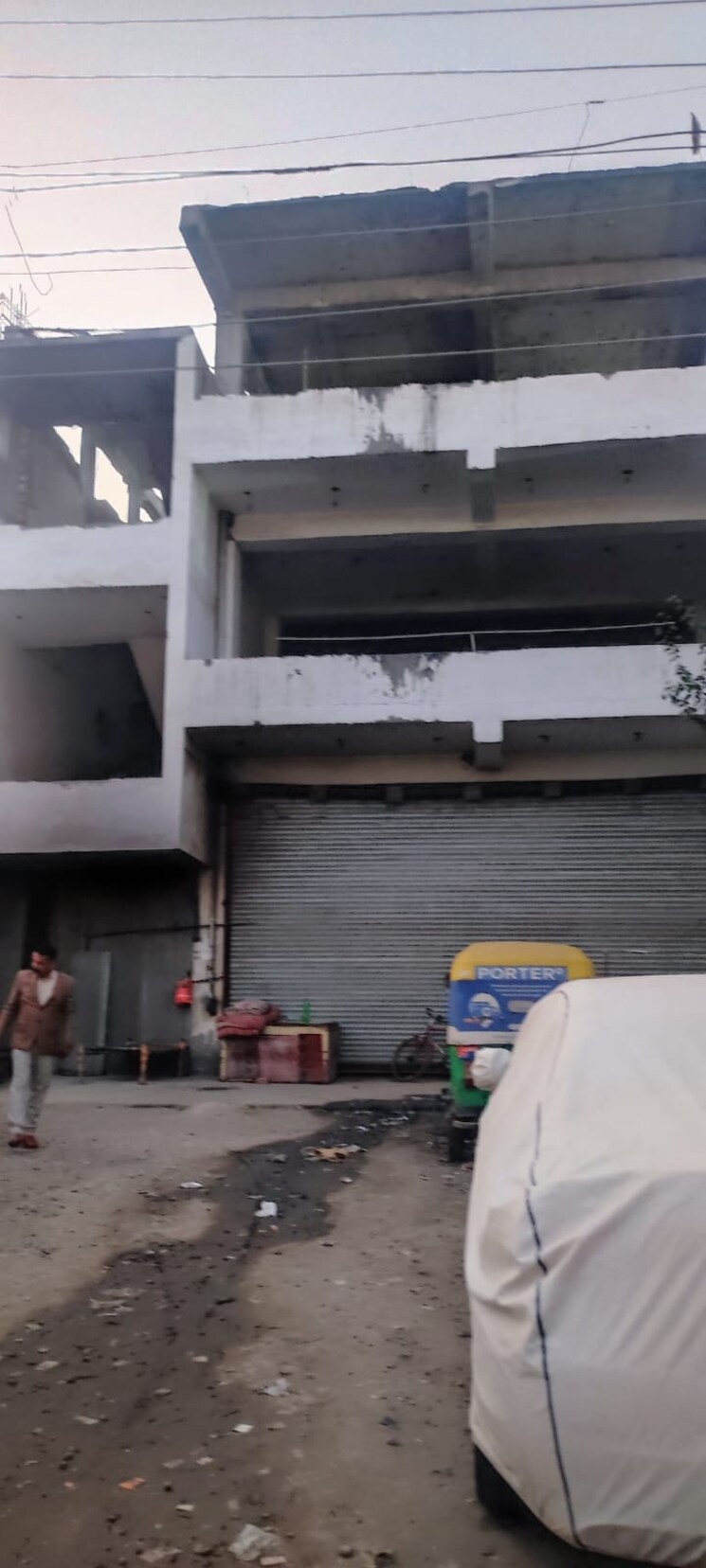 Exterior View, puran-enclave Commercial Showroom 500 Sq.Yd. In Old Faridabad Faridabad 8365796