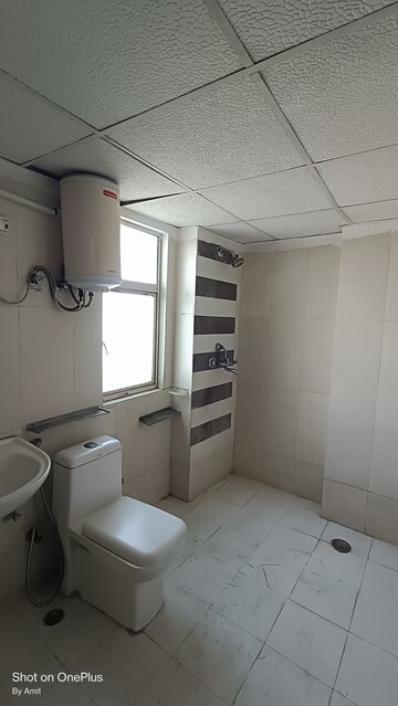 Bathroom in 2 BHK Apartment at Amrapali Eden Park, Sector 50 – for Rent