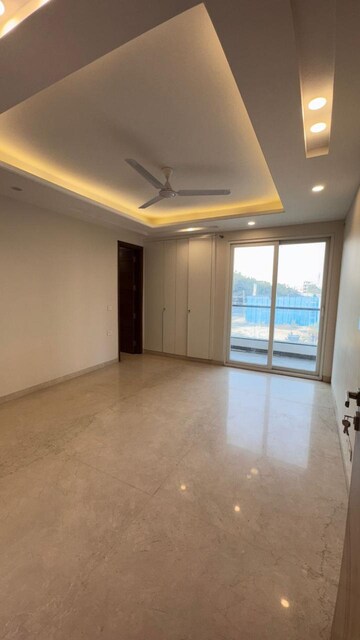 Room in 4 BHK Builder Floor at Ansal Sushant Lok I, Sector 43 – for Rent