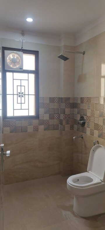 Bathroom in 4 BHK Builder Floor at Ansal Sushant Lok I, Sector 43 – for Rent