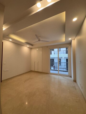 Room in 4 BHK Builder Floor at Ansal Sushant Lok I, Sector 43 – for Rent