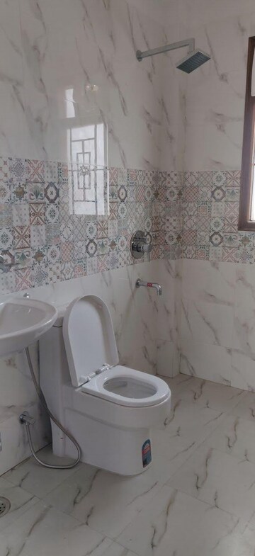 Bathroom in 4 BHK Builder Floor at Ansal Sushant Lok I, Sector 43 – for Rent