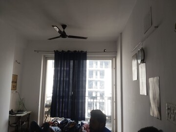 Room in 2 BHK Apartment at Sikka Karnam Greens, Sector 143b – for Rent