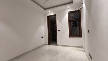 Room in 3 BHK Apartment at Saket – for Rent