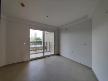Room in 1.5 BHK Apartment at Bhartiya Nikoo Homes Phase 2, Thanisandra Main Road – for Rent