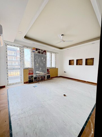 Room in 3 BHK Apartment at Ardee City Palm Grove Heights, Sector 52 – for Rent