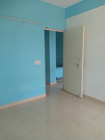 Room in 2 BHK Apartment at Conscient Habitat, Sector 99a – for Rent