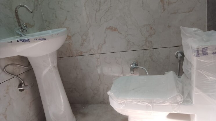Bathroom, prem-satyam-swastik-apartment 3 Bedroom 1250 Sq.Ft. Independent House In Patiala Road Zirakpur 8366033