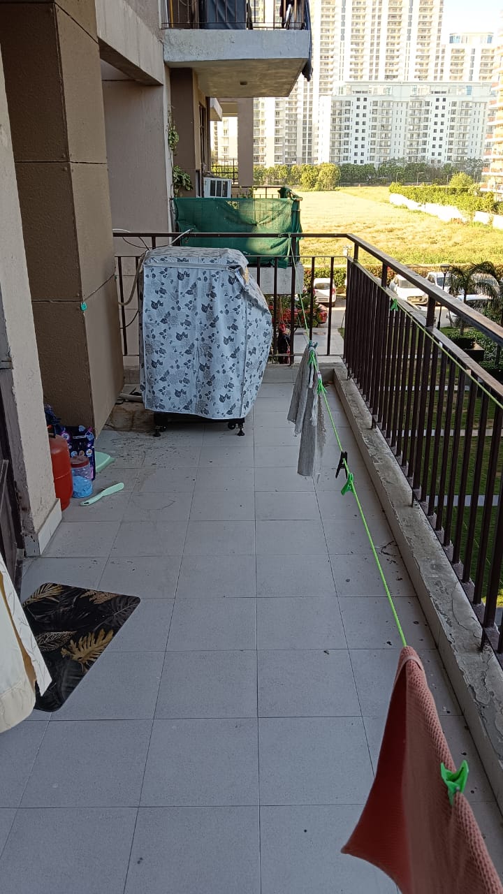 2 BHK + Extra Room Apartment For Sale in Signature Global Synera