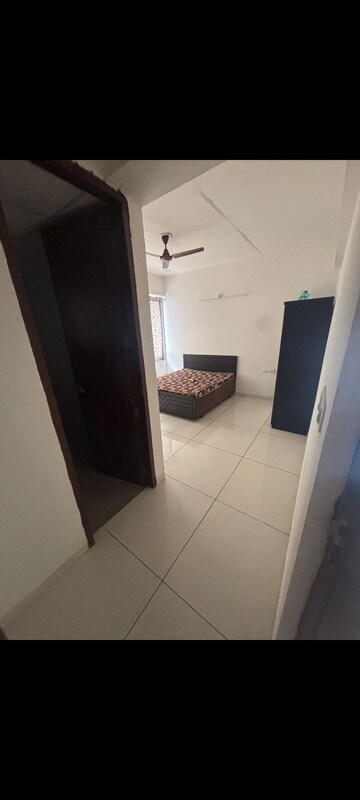 Bathroom in 4 BHK Apartment at HCS The Spire, Sp Ring Road – for Rent