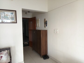 Room in 2.5 BHK Apartment at Tata Aquila Heights, Jalahalli – for Rent