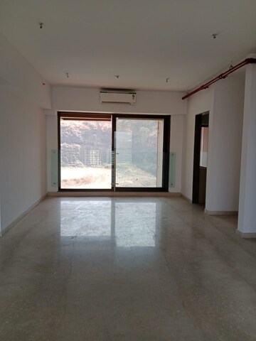 Room in 3 BHK Apartment at Kanakia Silicon Valley, Powai – for Rent