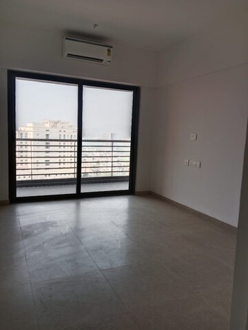 Room in 3 BHK Apartment at Kanakia Silicon Valley, Powai – for Rent