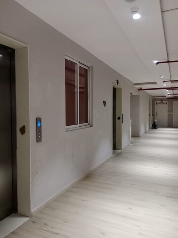 Room in 3 BHK Apartment at Kanakia Silicon Valley, Powai – for Rent