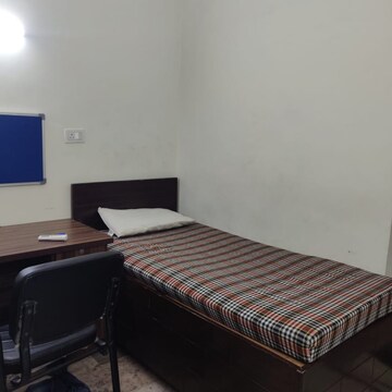 Bedroom in 1 RK Independent House at Old Rajinder Nagar – for Rent