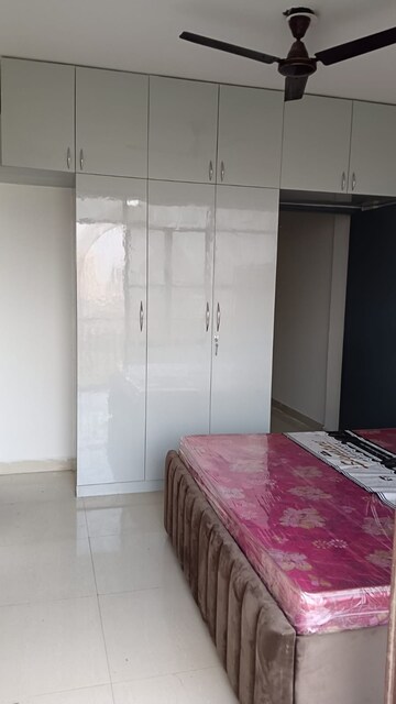 Room in 1 BHK Apartment at Signature Global Orchard Avenue, Sector 93 – for Rent