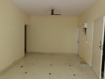 Room in 3 BHK Builder Floor at Unitech South City II, Sector 50 – for Rent