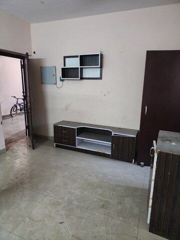 Furnished Amenities in 3 BHK Apartment at SRS Royal Hills, Sector 87 – for Sale