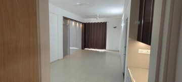 Room in 3 BHK Builder Floor at South City 1 – for Rent