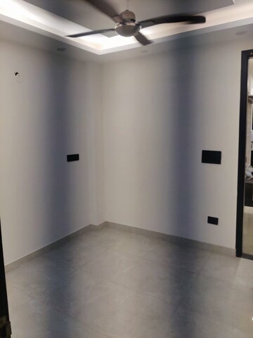 Room in 3 BHK Builder Floor at Govindpuri – for Rent