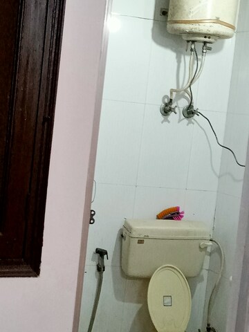 1 BHK Builder Floor For Rent in Neb Sarai