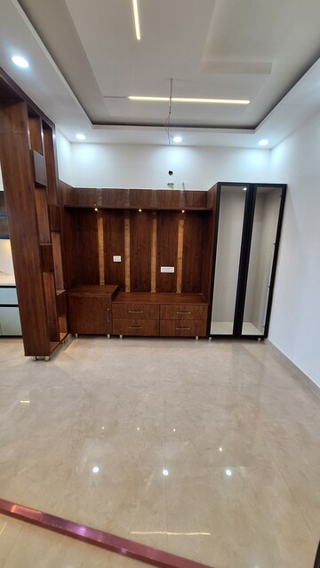 Furnished Amenities in 5 BHK Independent House at Sunny Enclave – for Sale