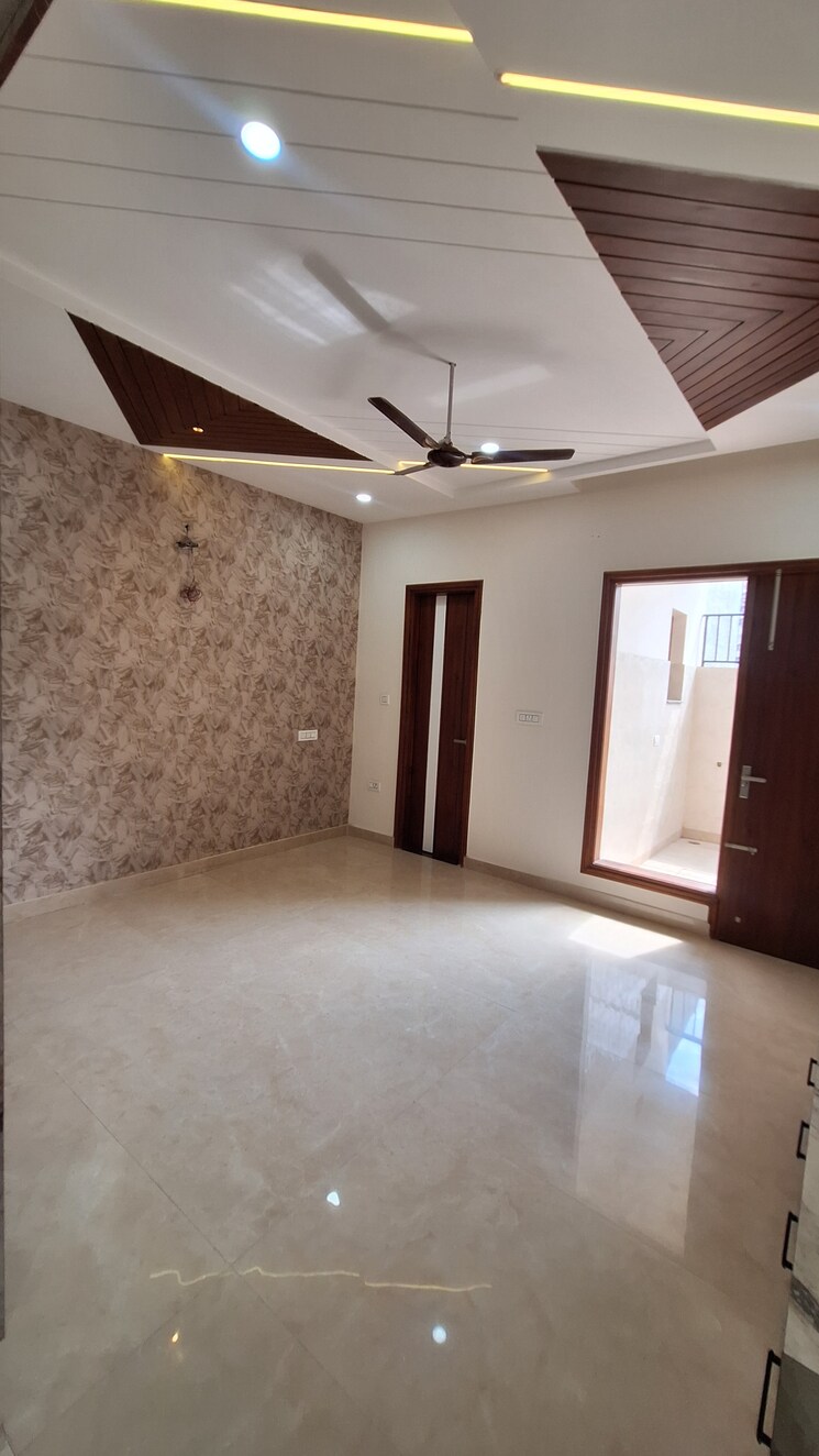 undefined, sunny enclave 5 Bedroom 200 Sq.Yd. Independent House In Sunny Enclave Mohali 8366428