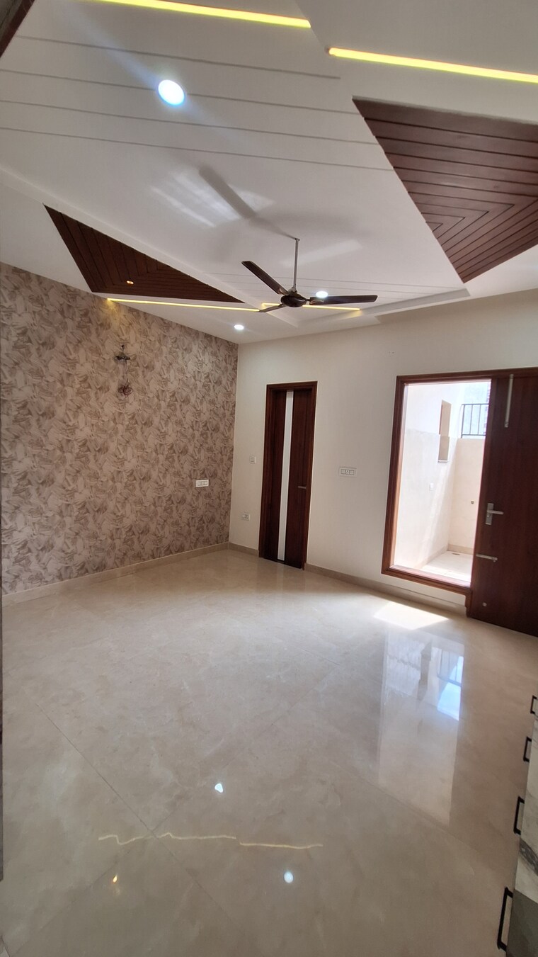 undefined, sunny enclave 5 Bedroom 200 Sq.Yd. Independent House In Sunny Enclave Mohali 8366428