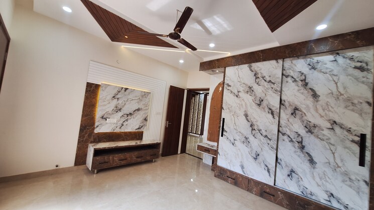 Room, sunny enclave 5 Bedroom 200 Sq.Yd. Independent House In Sunny Enclave Mohali 8366428