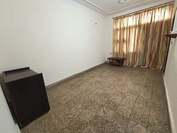 Room in  Pg at Rohini Sector 16 – for Rent