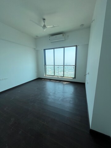 2 BHK Apartment For Rent in Indiabulls Blu, Worli