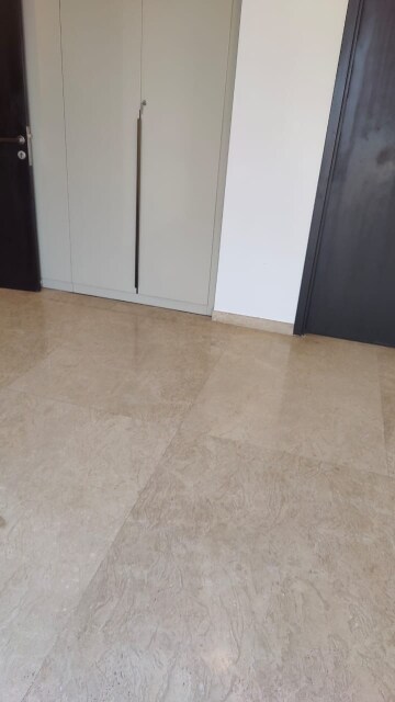 Room in 2 BHK Apartment at Hiranandani Atlantis, Powai – for Sale