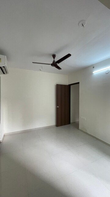 2 BHK Apartment For Rent in Lodha Casa Maxima, Mira Road