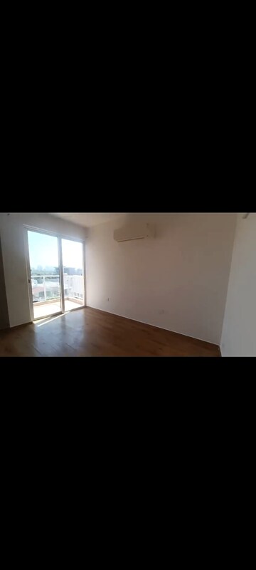 Room in 2.5 BHK Apartment at Experion The Heart Song, Sector 108 – for Sale
