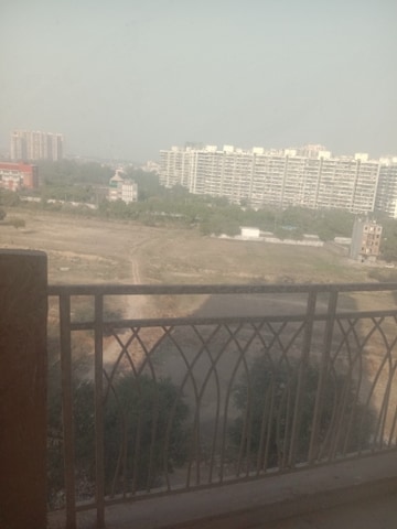Swimming Pool in 2 BHK Apartment at Galleria Noida Sector 16C, Sector 16c Greater Noida – for Rent